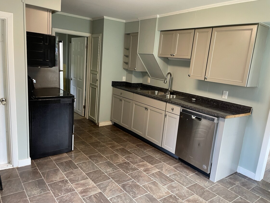 Foto principal - 83 Oak St