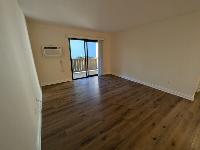 Living Room - 10246 Black Mountain Rd