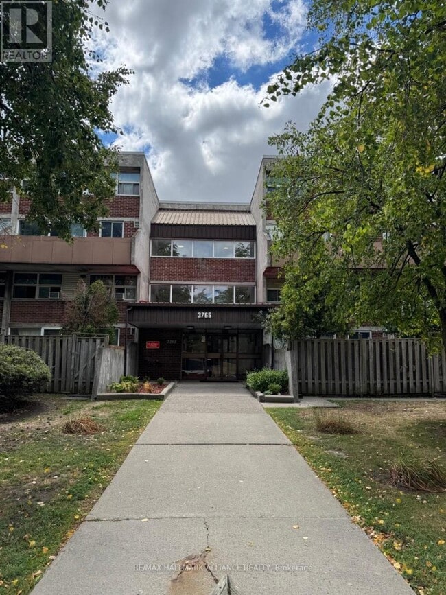 Building Photo - 3765-3765 Sheppard Ave E