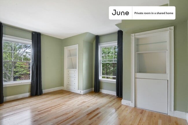 Photo - Private bedroom in 7 bed/2.5 bath Home