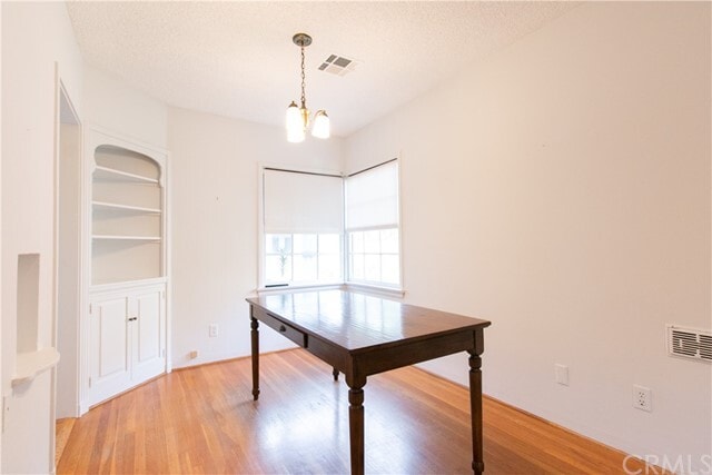 Building Photo - 535 N Yale Ave