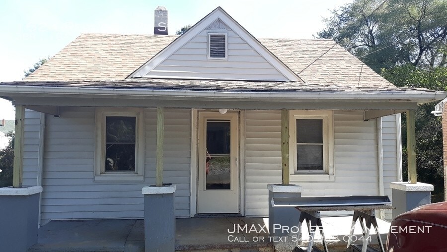 Primary Photo - 3 Bedroom Home available for Section 8