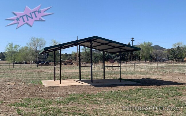 Building Photo - Home in Williamson Valley