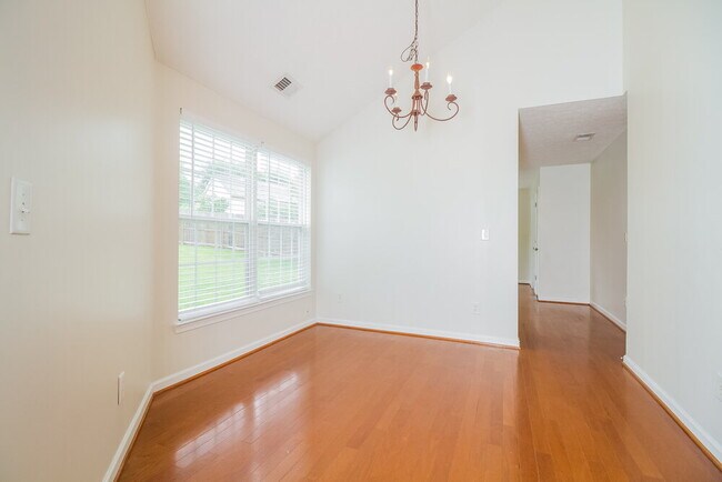 Foto del edificio - 1015 Mallory Ln