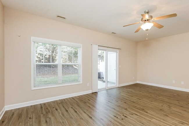 Building Photo - 2545 Spring Oaks Way