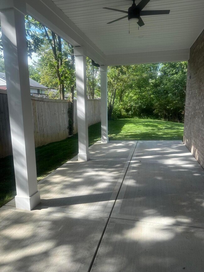 Foto del edificio - 3592 Harper Woods Ln