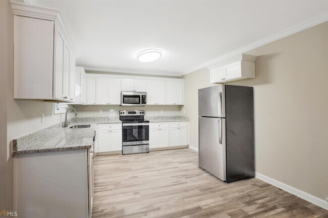 Building Photo - 1507 Hillside Dr SE