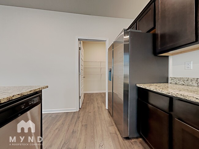 Building Photo - 1572 Denver Way