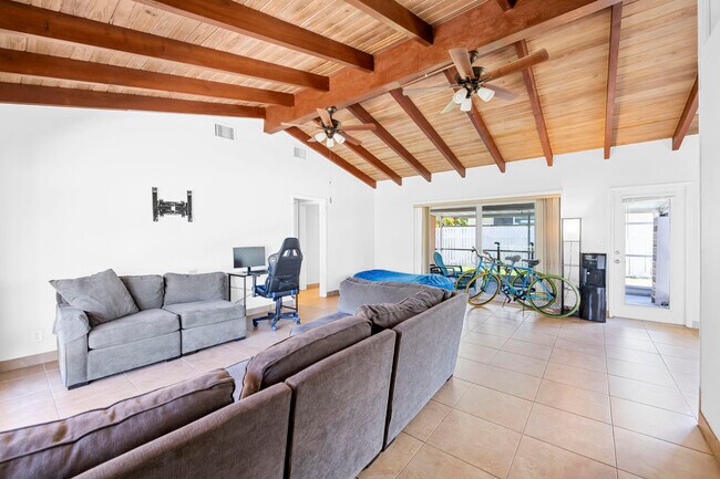 Foto del edificio - 4511 Sea Grape Dr