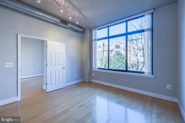 Foto del edificio - 520 John Carlyle St