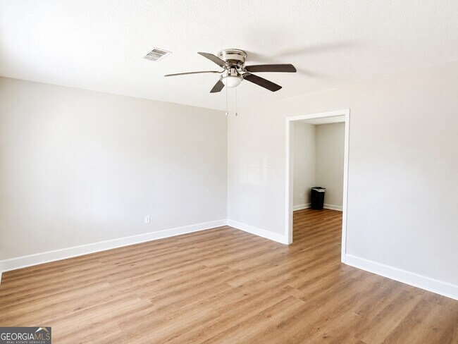 Foto del edificio - 116 Bradley Cir