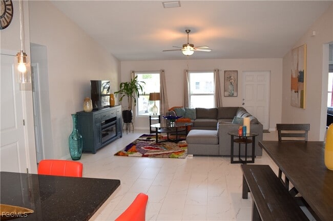 Building Photo - 2006 Welby Ln