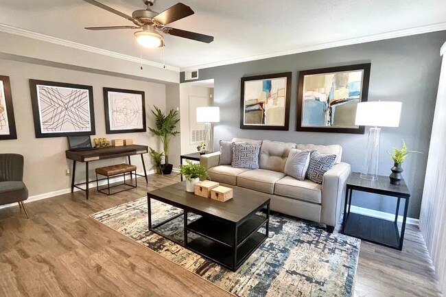 Building Photo - Modern Comfort Meets Relaxed Humble Vibes