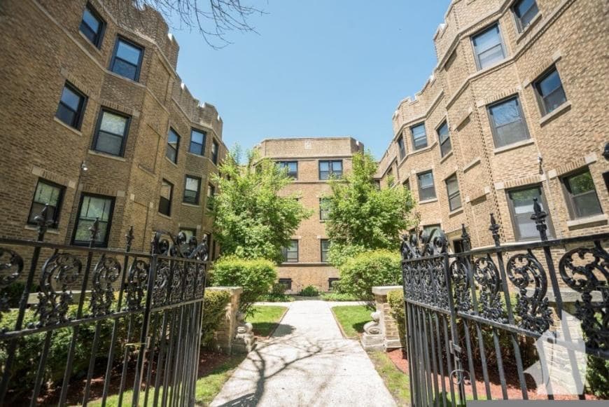 2 bedroom in Chicago IL 60657 - 2 bedroom in Chicago IL 60657
