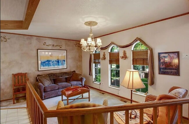 Building Photo - 2541 Taylor Ln