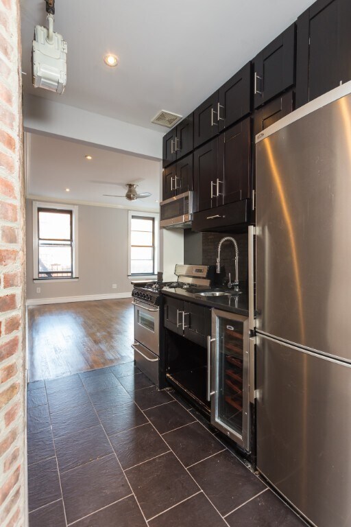 Foto del edificio - 340 E 18th St