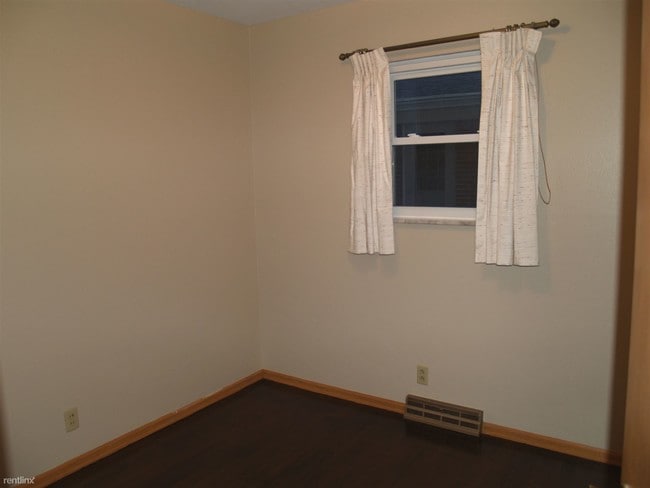 Building Photo - 6049 Van Wormer Dr