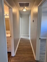 Building Photo - 9549 Eastview Dr
