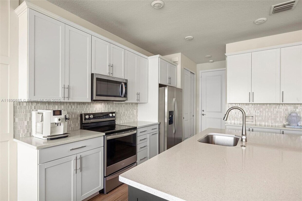 Photo - 2193 S Appleton Circle, Oakland Park, FL 33309