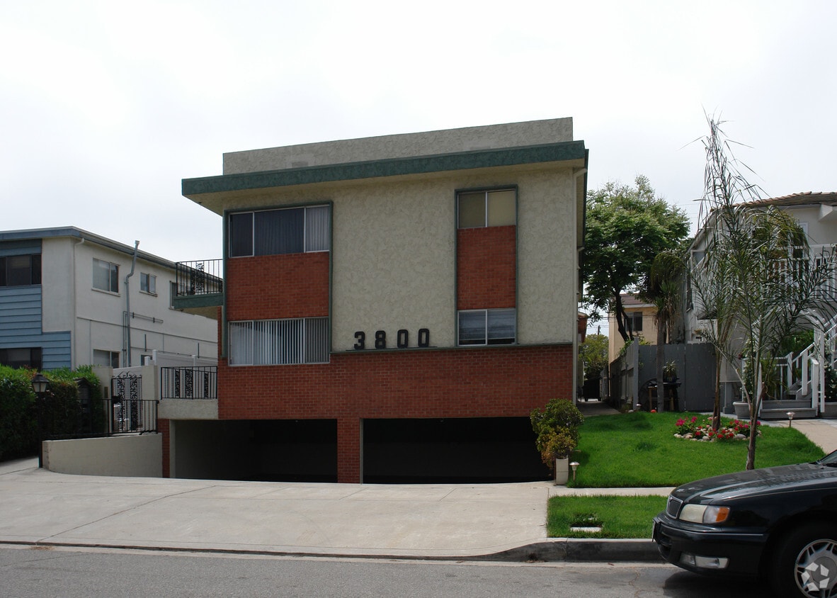 Building Photo - 3800 Kendall St