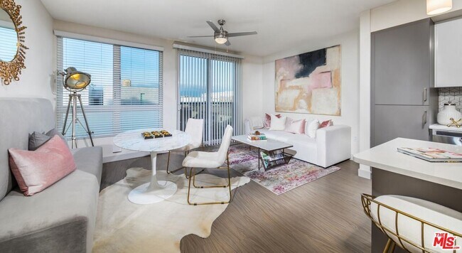 Foto del edificio - 950 E 3rd St