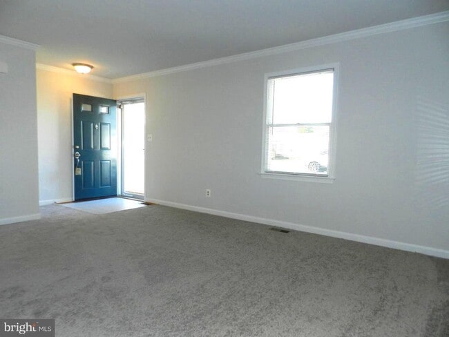 Building Photo - 206 Gerber Dr