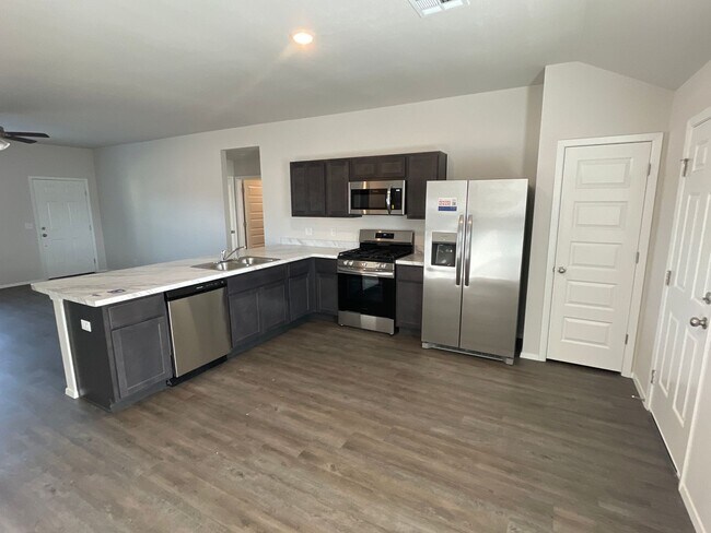 Building Photo - *Valentine's Day Special* BRAND NEW Three ...