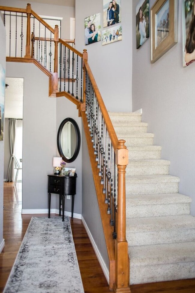 Building Photo - Amazing Home Available Now in Prime Johnst...