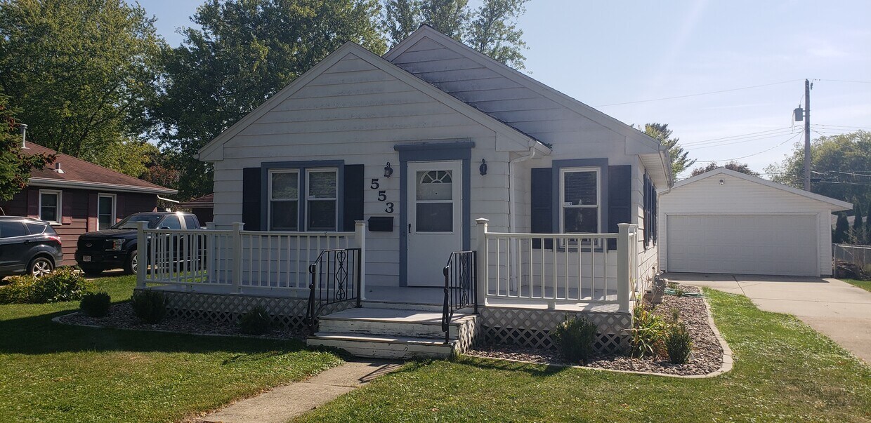 Primary Photo - 553 Kelly St
