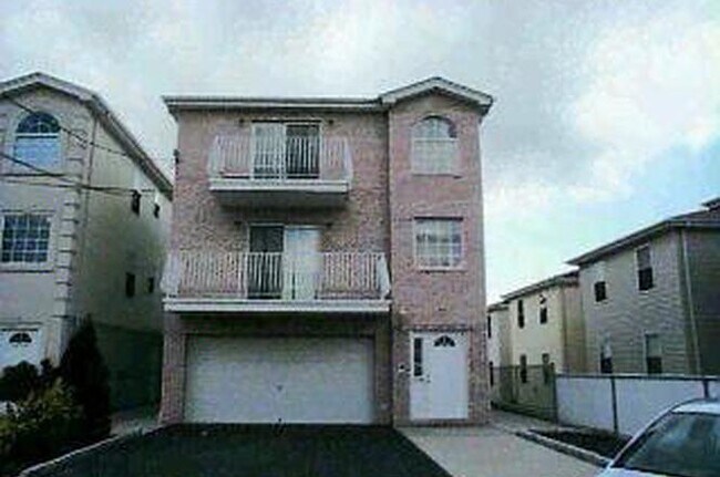 Building Photo - 1123 Kelly Ln