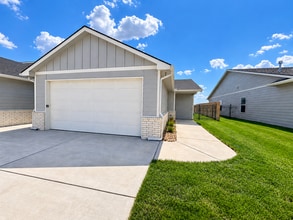 Building Photo - 5309 Rolly -