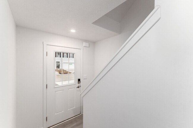 Building Photo - 120 Red Willow Dr