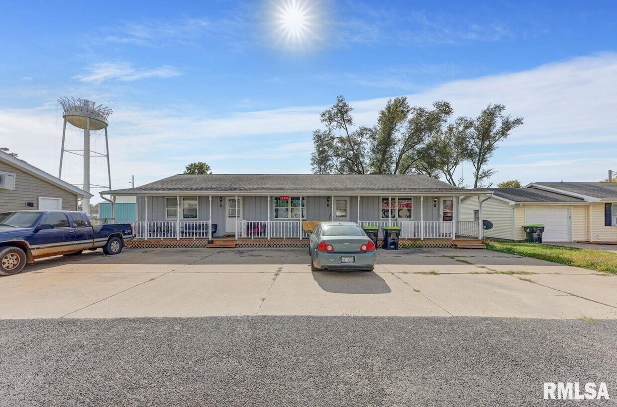 Foto principal - 103 E 2nd St