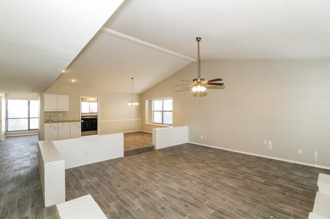 Foto del edificio - 4244 Ireland St