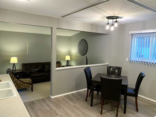 Building Photo - 3 br, 2 bath House - Flex-Lease/Furnished ...