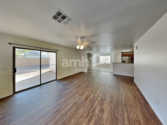 Foto del edificio - 1615 W Hidalgo Ave