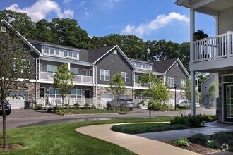 Building Photo - 495 Middle Country Rd