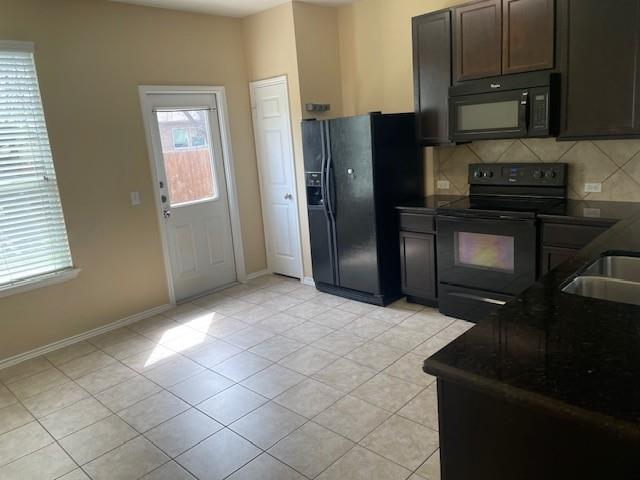 Foto del edificio - 5725 Knoll Pines Pass