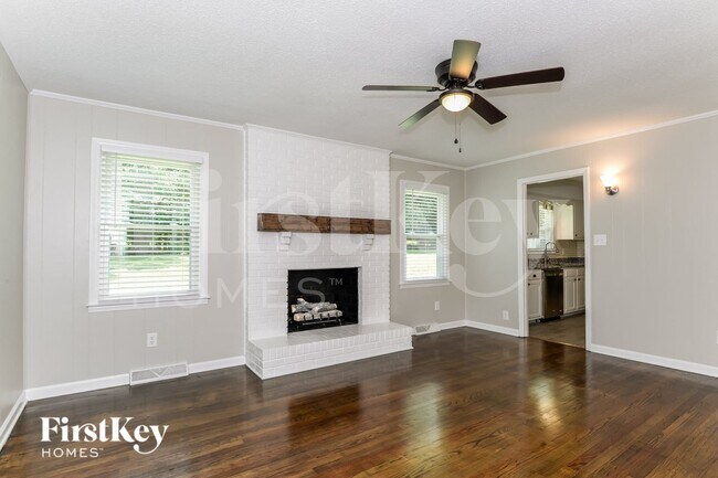 Building Photo - 524 Jasin Dr