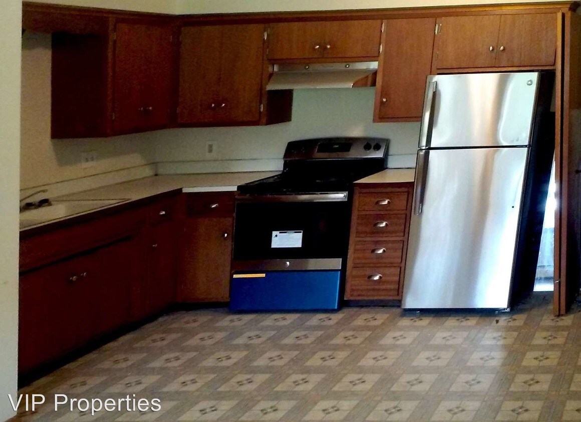 1000 Ashland Ave, Saint Paul Park, MN 55071 Condo for Rent in Saint