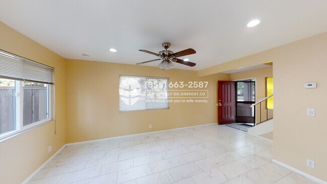Building Photo - 2401 Parkside Dr