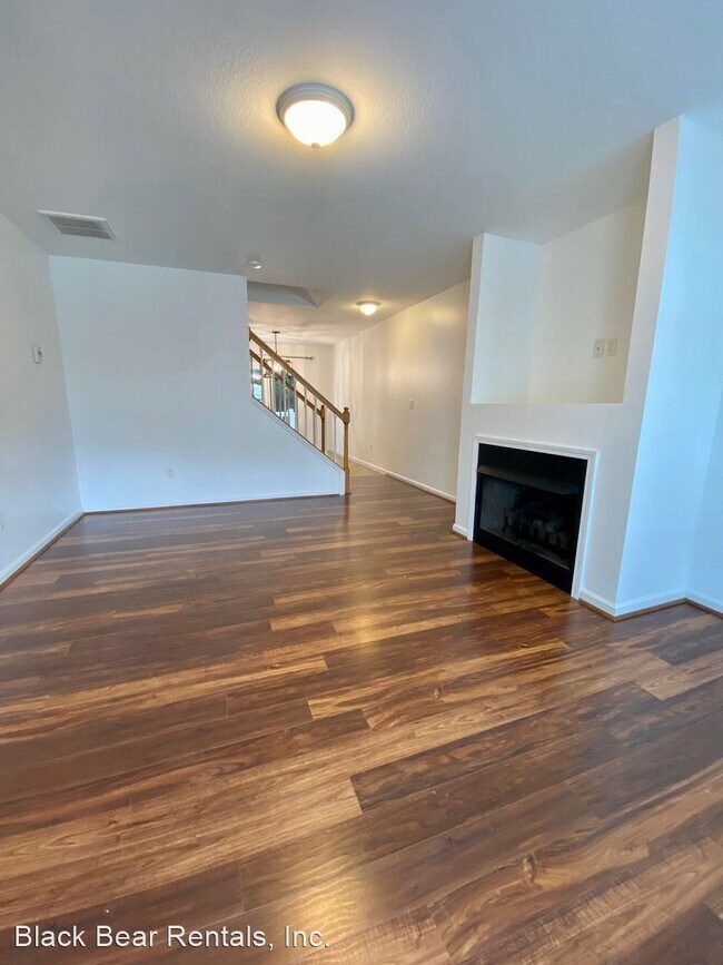 Building Photo - 3 br, 2.5 bath House - 90 Chesire Way