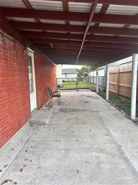Building Photo - 105 Carmen Dr