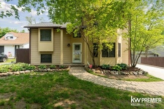 Building Photo - 4022 Hazelett Dr