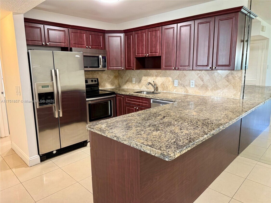 Foto principal - 22785 SW 66th Ave