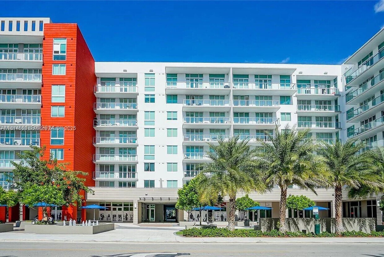 Foto principal - 7825 NW 107th Ave