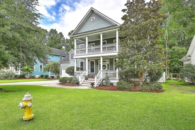Building Photo - Beautiful Home in Hunt Club!