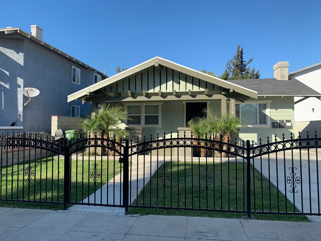 Primary Photo - 1159 W 37th Dr