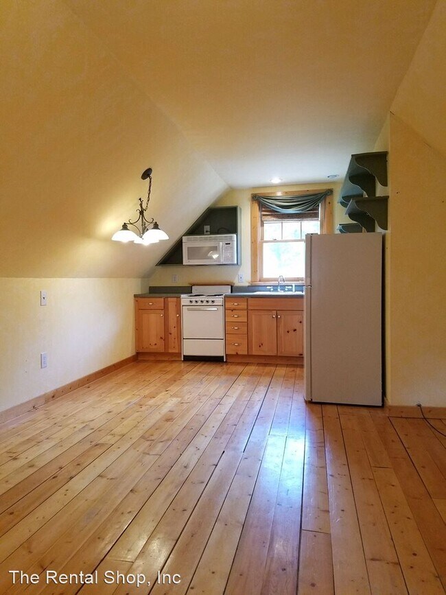 Building Photo - Studio, 1 bath House - 17110 Shawnee Circl...