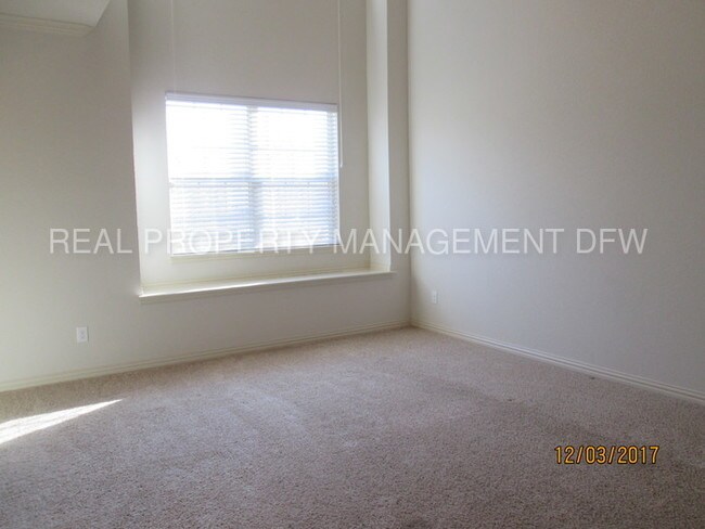 Foto del edificio - 6944 Carrington Ln